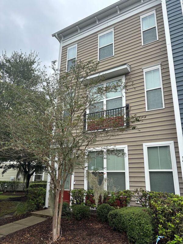 Charleston House: 1559 Bluewater Way