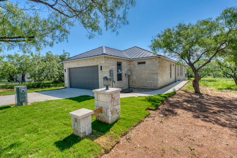 Horseshoe Bay House: 3217 Douglas Drive