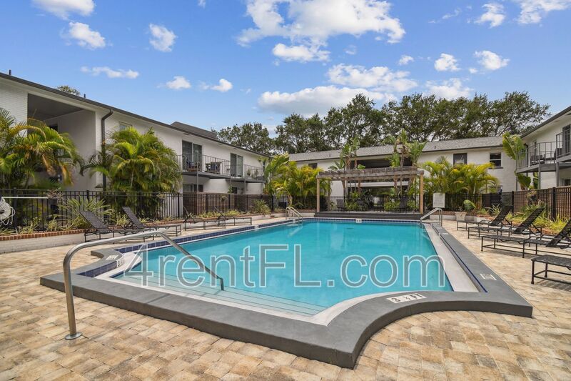 Tampa Condo: 2401 W Morrison Ave