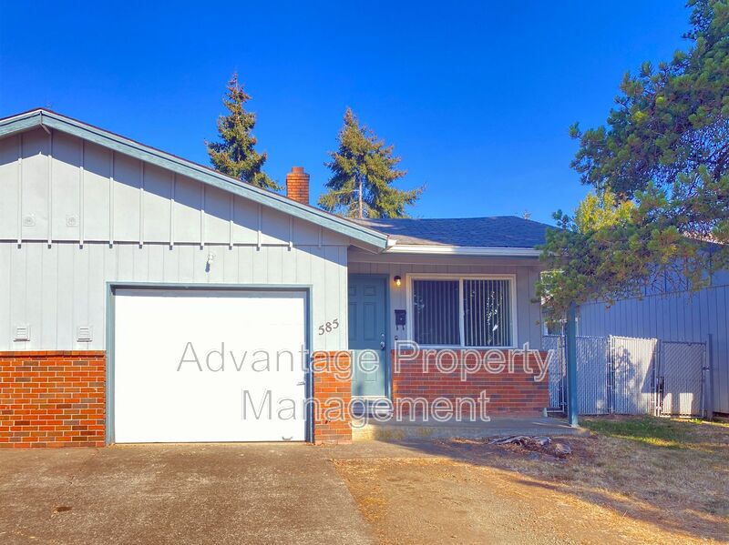 Corvallis House: 585 NW WALNUT