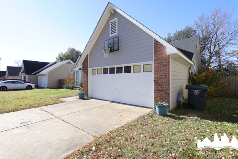 Memphis House: 2573 Laurelcrest Dr