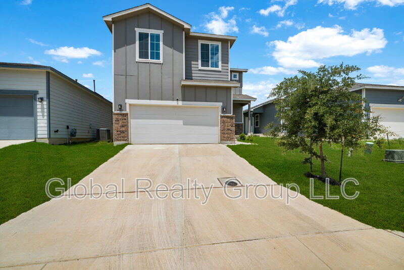 Saint Hedwig House: 4018 Fallow Xing
