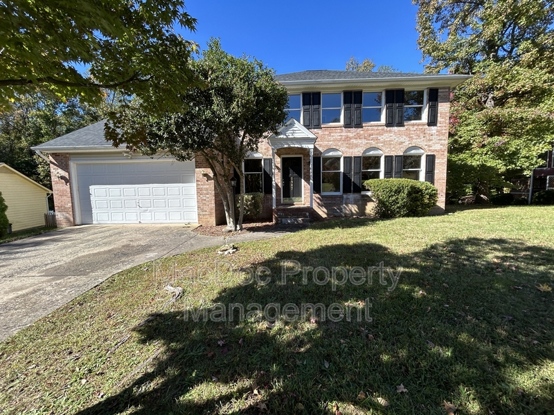 Fredericksburg House: 1907 White Lake Drive