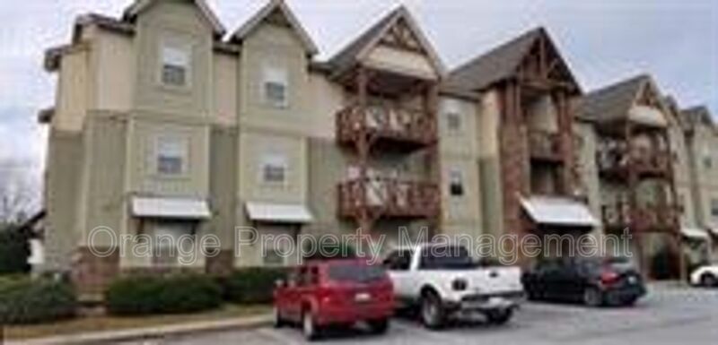 Seneca House: 1621 Muscovy Way