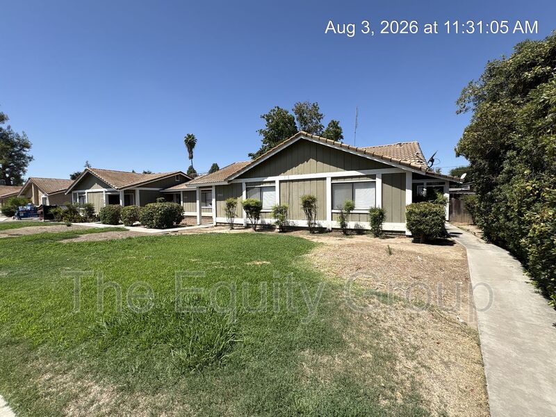 Visalia House: 3701 South Shady St