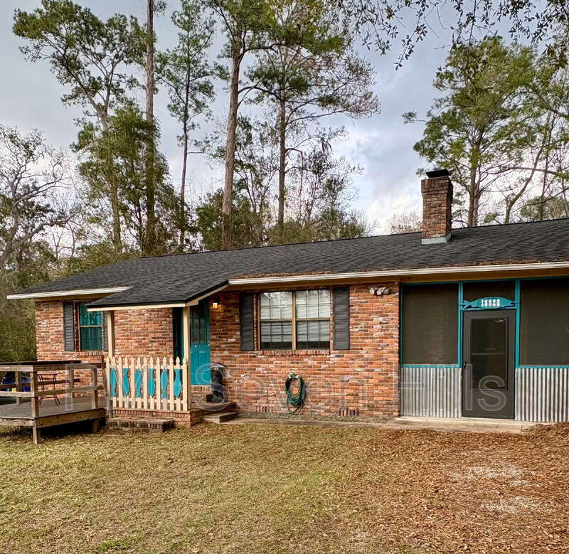 Tallahassee House: 18828 Star Hill Lane