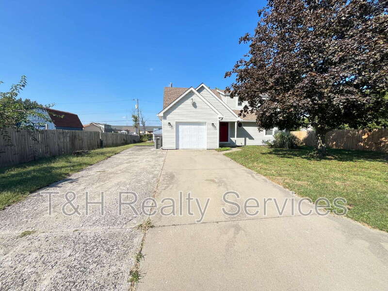 Indianapolis House: 890 East Edwards Avenue