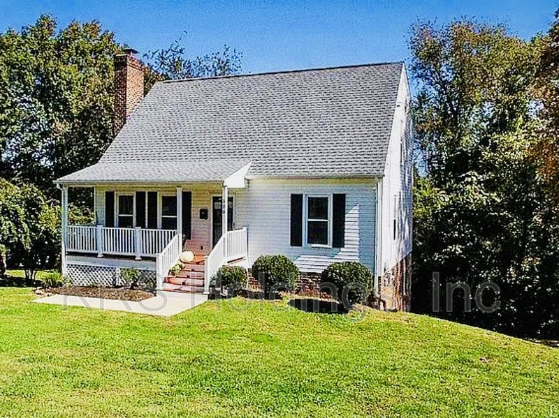 Lynchburg House: 520 Elmwood Ave