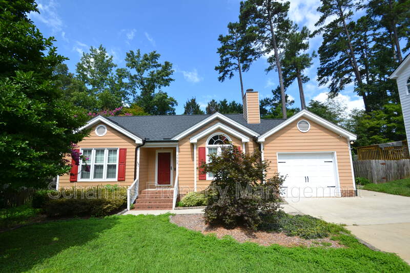Raleigh House: 5909 Royal Coach Ct