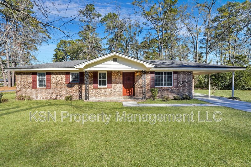 Pooler House: 106 Holly Avenue