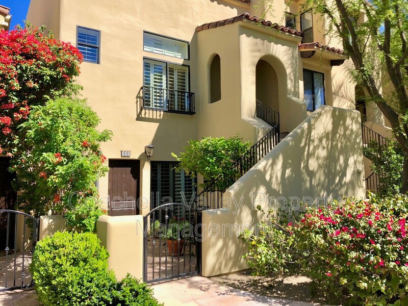 Palm Springs House: 233 Villorrio Drive East