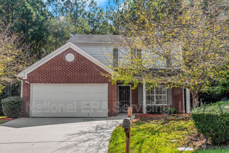 Lithonia House: 7037 Ravenwood Ln