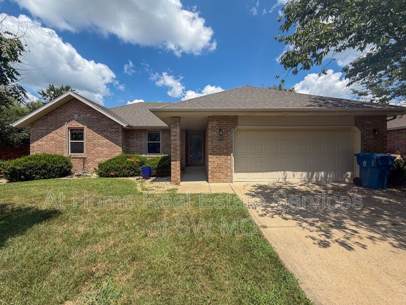 Springfield House: 3551 W Vincent Dr