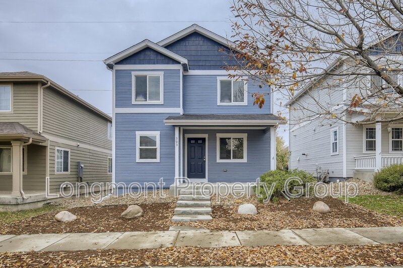 Longmont House: 303 Sweet Valley Court