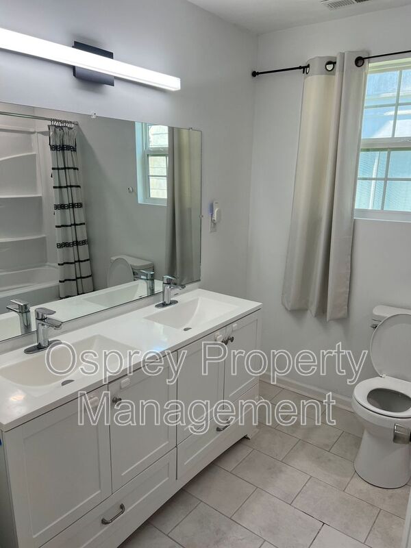 Welcome to this beautiful home located in the heart of Portsmouth 