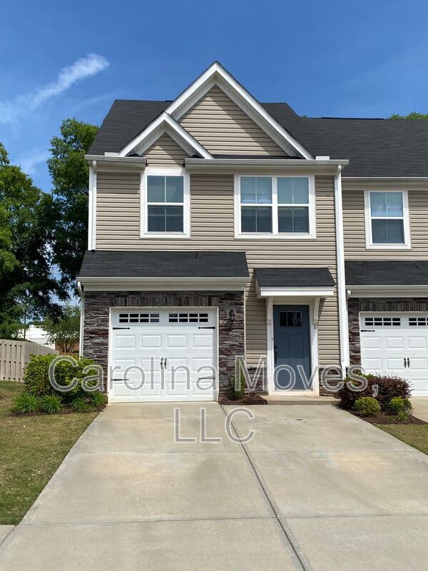 Simpsonville House: 8 Willomere Way