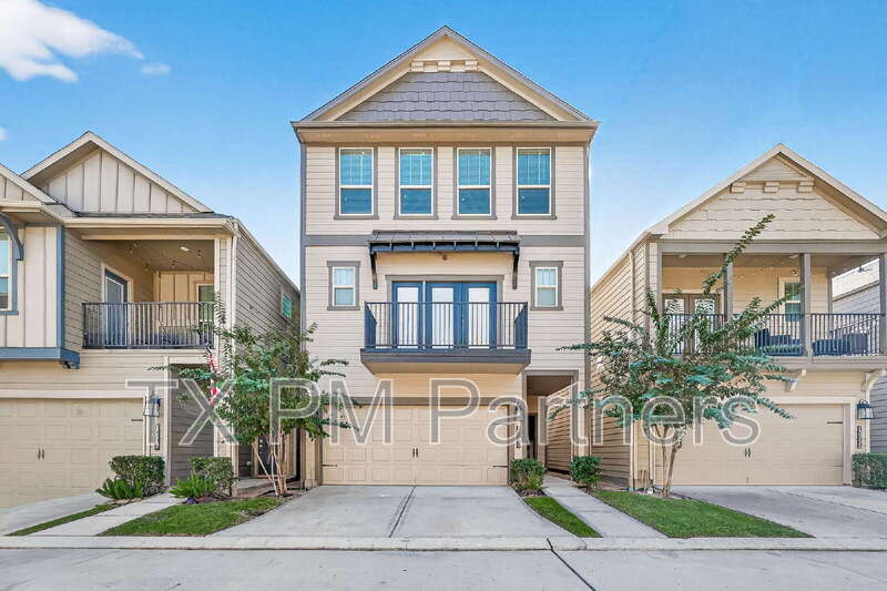 Houston House: 10949 Cannes Memorial Drive