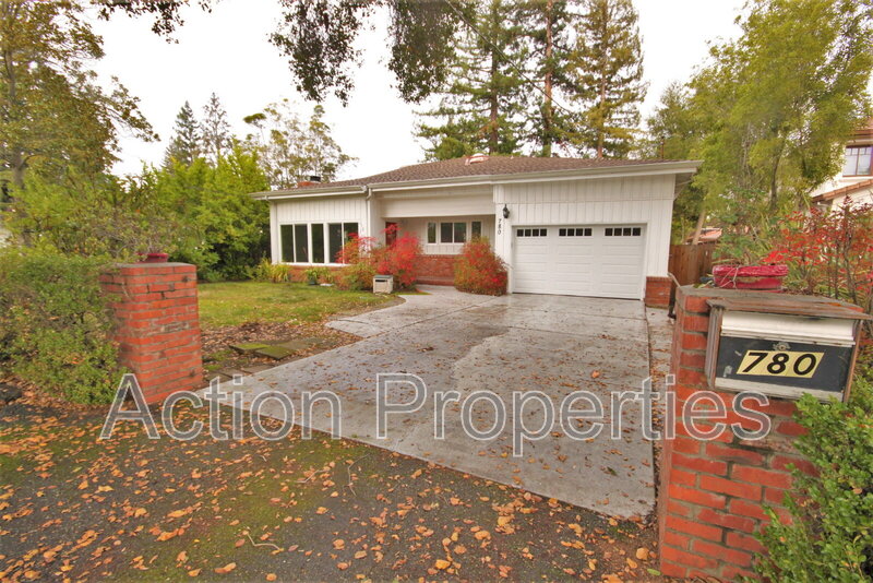 Menlo Park House: 780 Olive Street