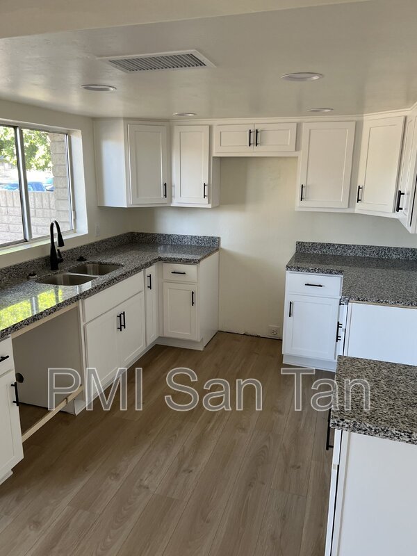 Tempe Condo: 10 West Concorda Drive