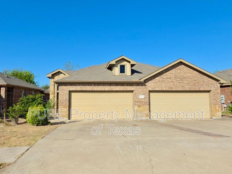 Hutto House: 1500 Muirfield Bend Dr.