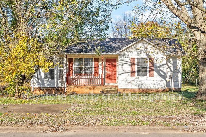 Oak Grove House: 609 Artic Avenue