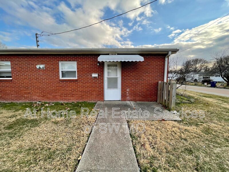 Springfield Condo: 1836 S Sieger