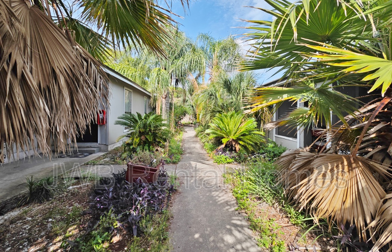 Jacksonville Condo: 5524 Commerce St