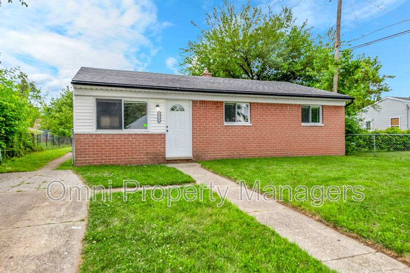 Warren House: 21732 Wellington