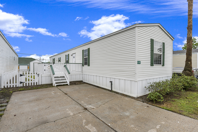 Dickinson Condo: 5127 Martinique Calle