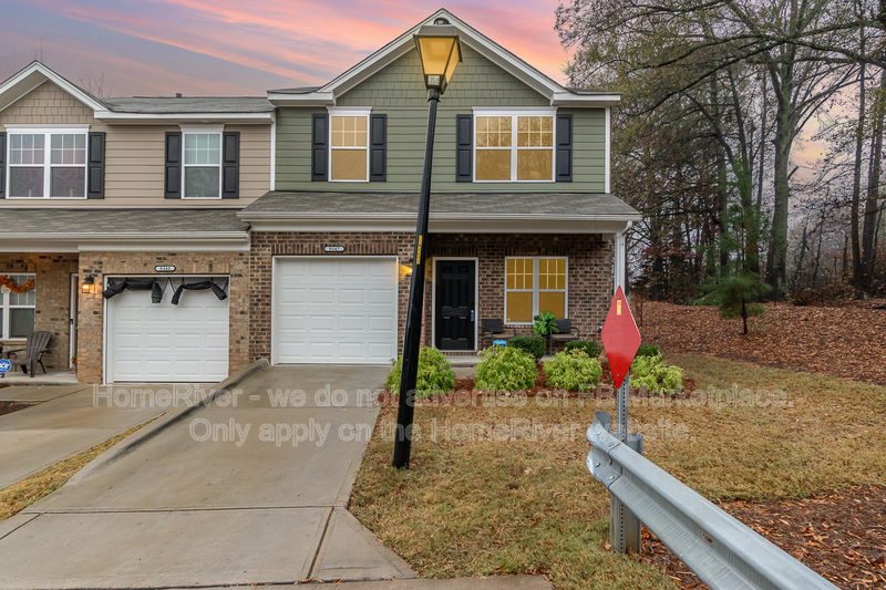 Charlotte Townhome: 9347 Grand Valley Dr