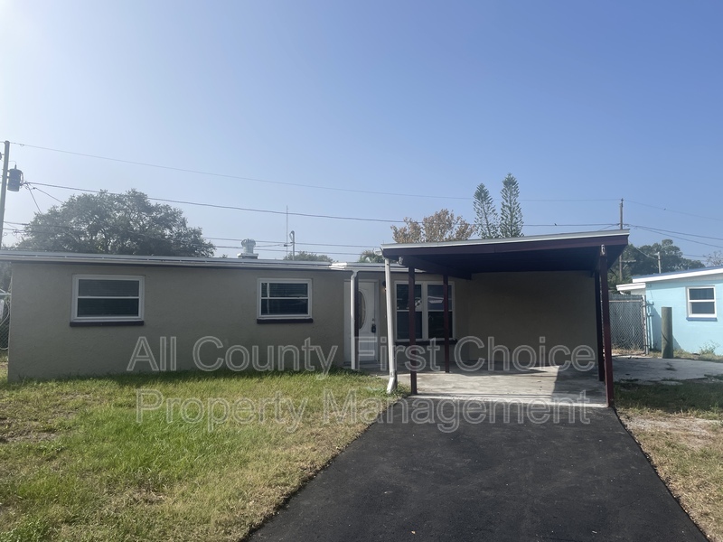 Seminole House: 8756 93rd Ave