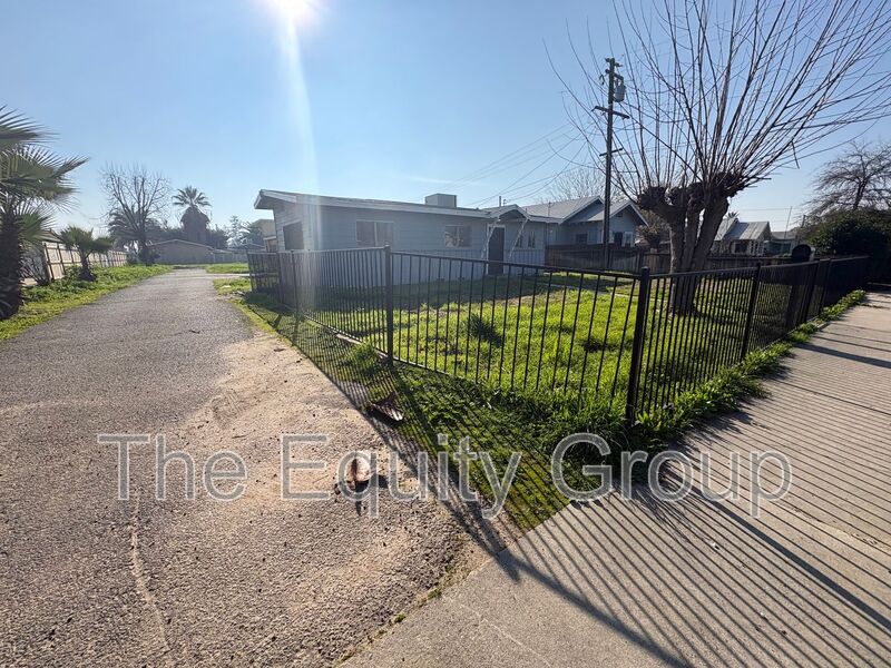 Exeter Condo: 856 West Chestnut