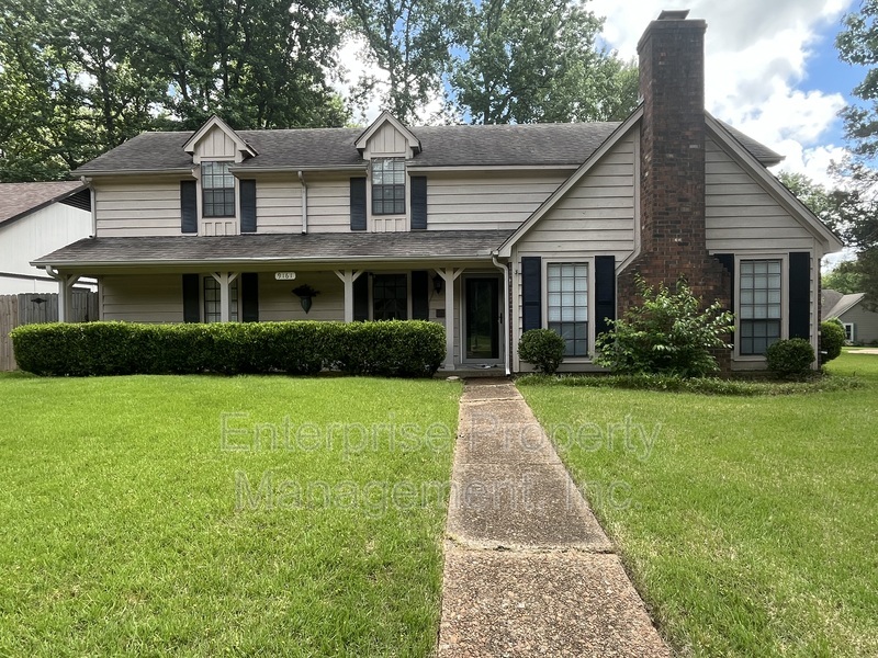 Lakeland House: 9161 Gainsborough Dr