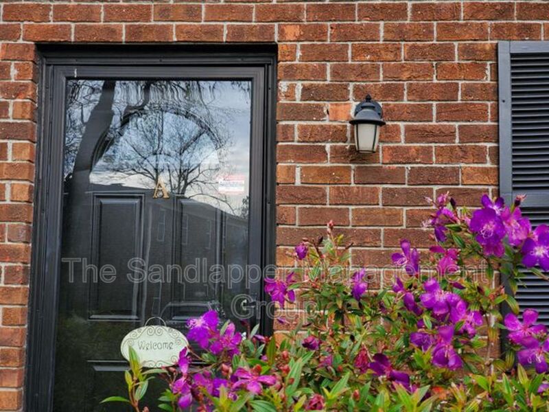 Charleston Townhome: 21 Rivers Point Row