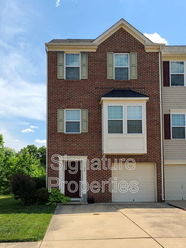 Stafford House: 35 Allegheny Dr