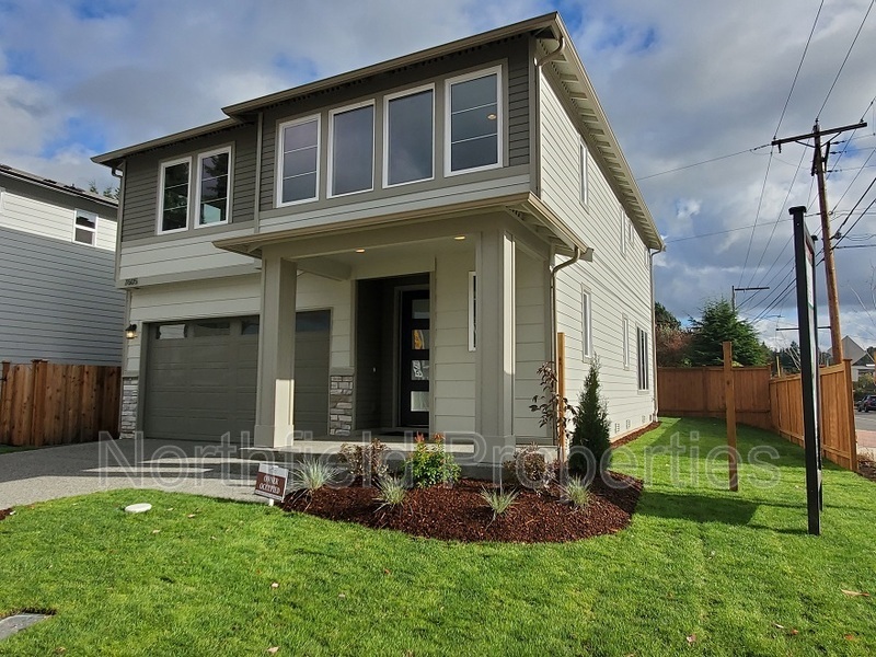 Marysville House: 7605 61st Dr NE