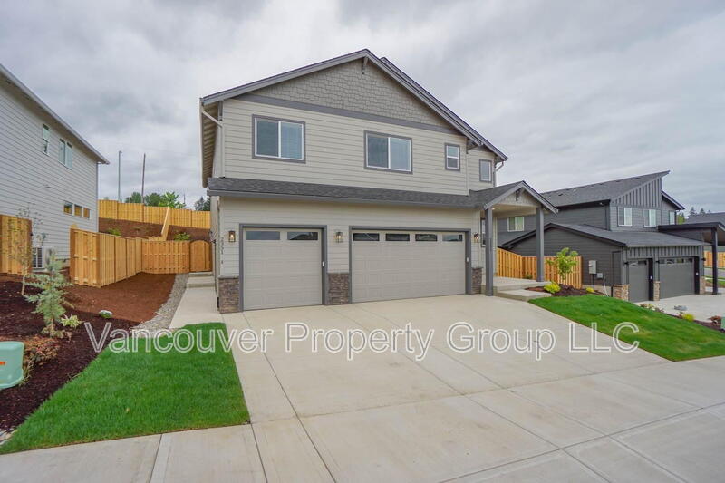 La Center Townhome: 2351 E Otter Loop