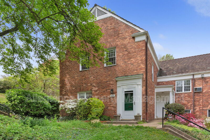 Alexandria House: 3623 Gunston Road