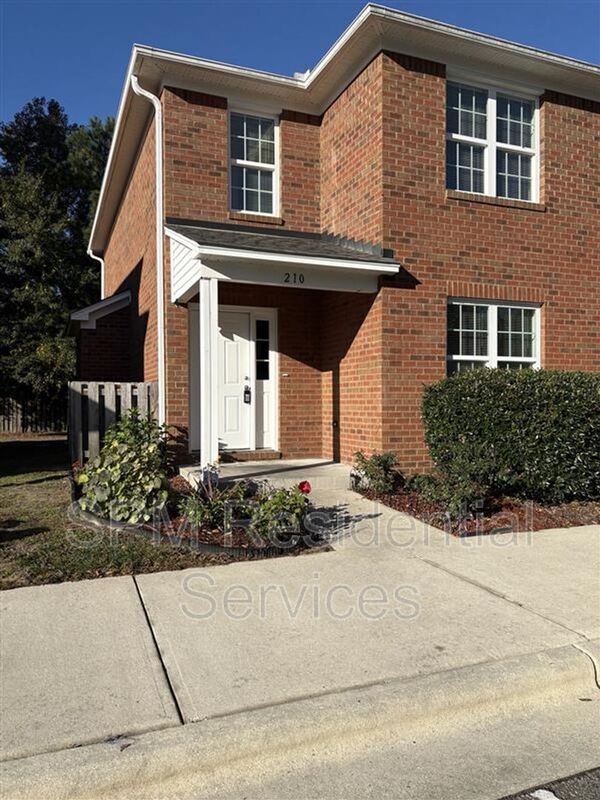 Wilmington House: 210 Durango Pl