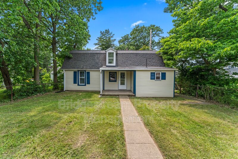Dayton House: Prince Albert Blvd 106