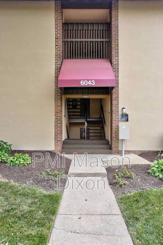 Columbia Condo: 6043 Majors Ln