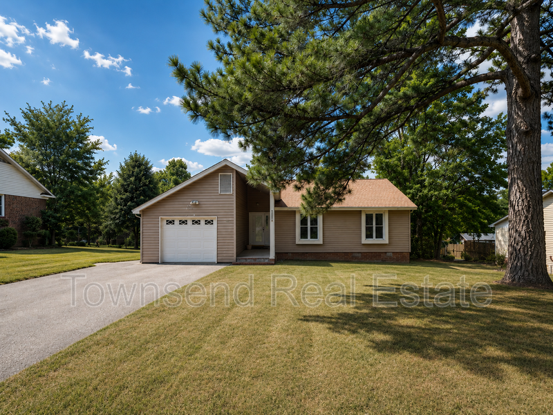 Fayetteville House: 5214 Rockingham Rd.