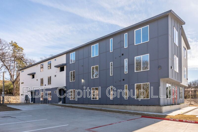 Dallas Condo: 948 S Corinth Street Rd