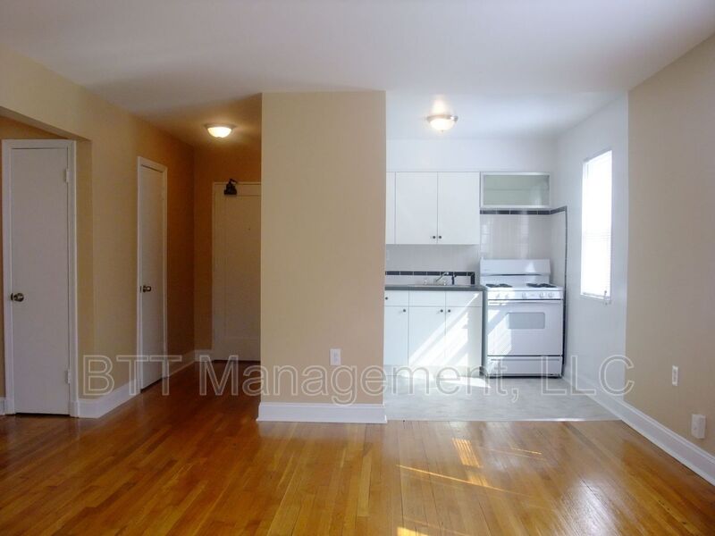 Brentwood Condo: 4013 38th St