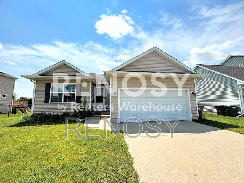 West Des Moines House: 8228 Dakota Drive