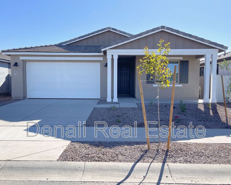 Queen Creek House: 22889 E. Roundup Way