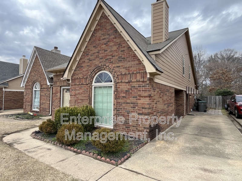 Memphis Condo: 4135 Tunbridge Pl