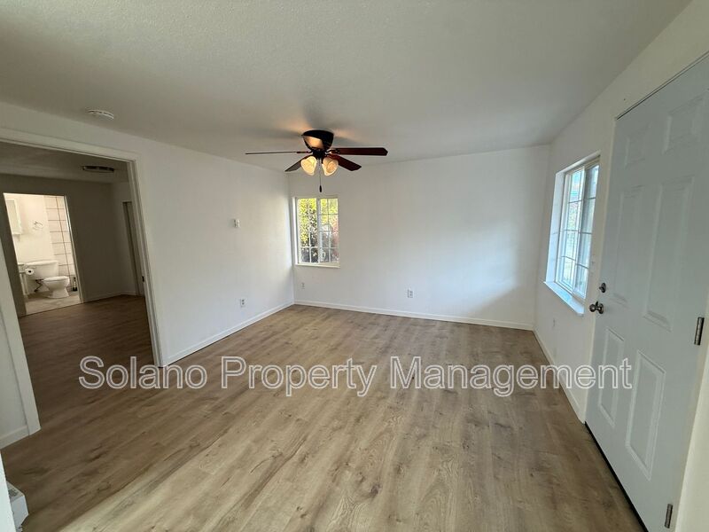 Fairfield House: 4479 Walters Road