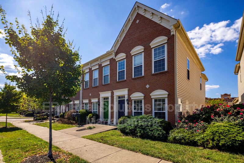 Cincinnati House: 1441 Laurel Park Dr.