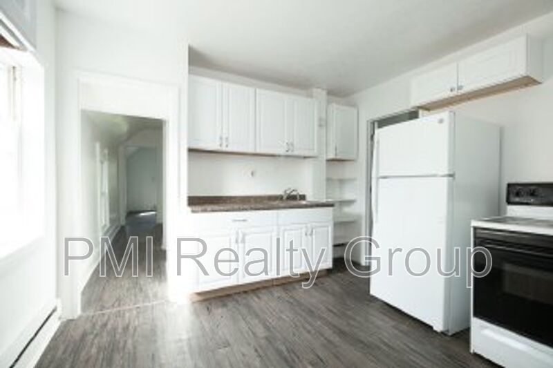 Elyria Condo: 116 Water Street